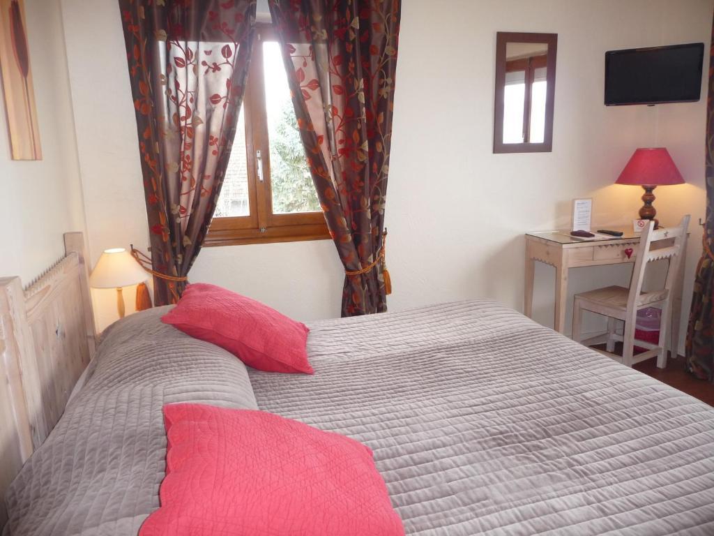 Hotel L'Oasis Évian-les-Bains Habitación foto